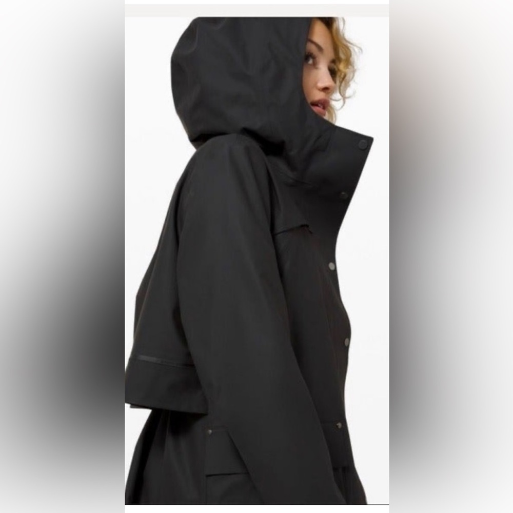 Lululemon IntoThe Drizzle Jacket, size 8, Black